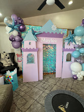 Load image into Gallery viewer, Castle rental